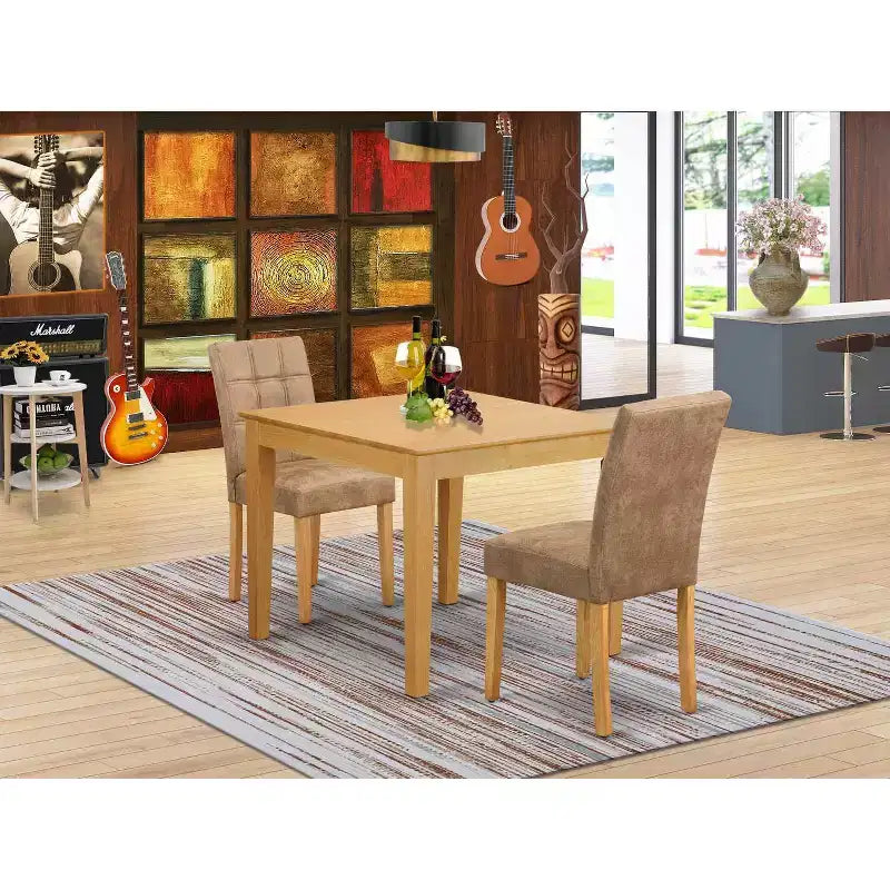 Table à manger carrée en bois massif finition chêne brun naturel