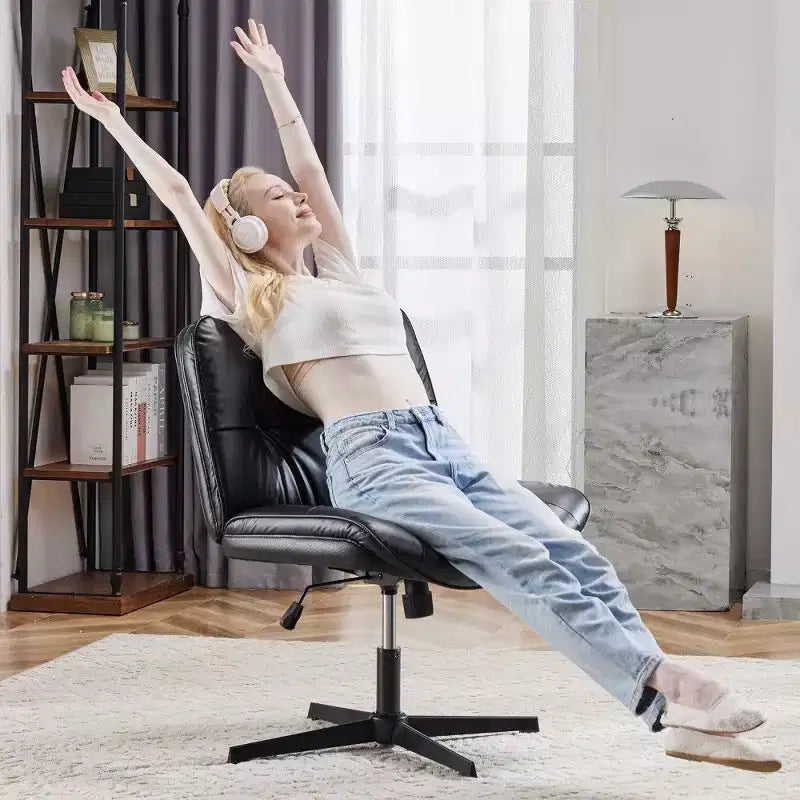 Siège de bureau sans roulettes, avec assise pivotante sans accoudoirs pour s'asseoir les jambes croisées